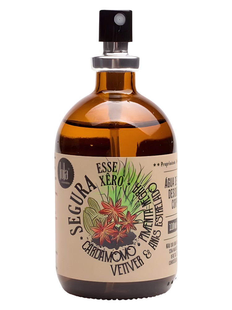 Cardamomo, Pimenta Negra, Vetiver e Anis Estrelado